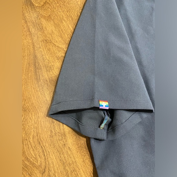 Limited edition pride scrub top - Picture 3 of 5